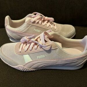 BRAND NEW WITHOUT TAGS. Puma women’s blush pink and white sneaker in size 11.